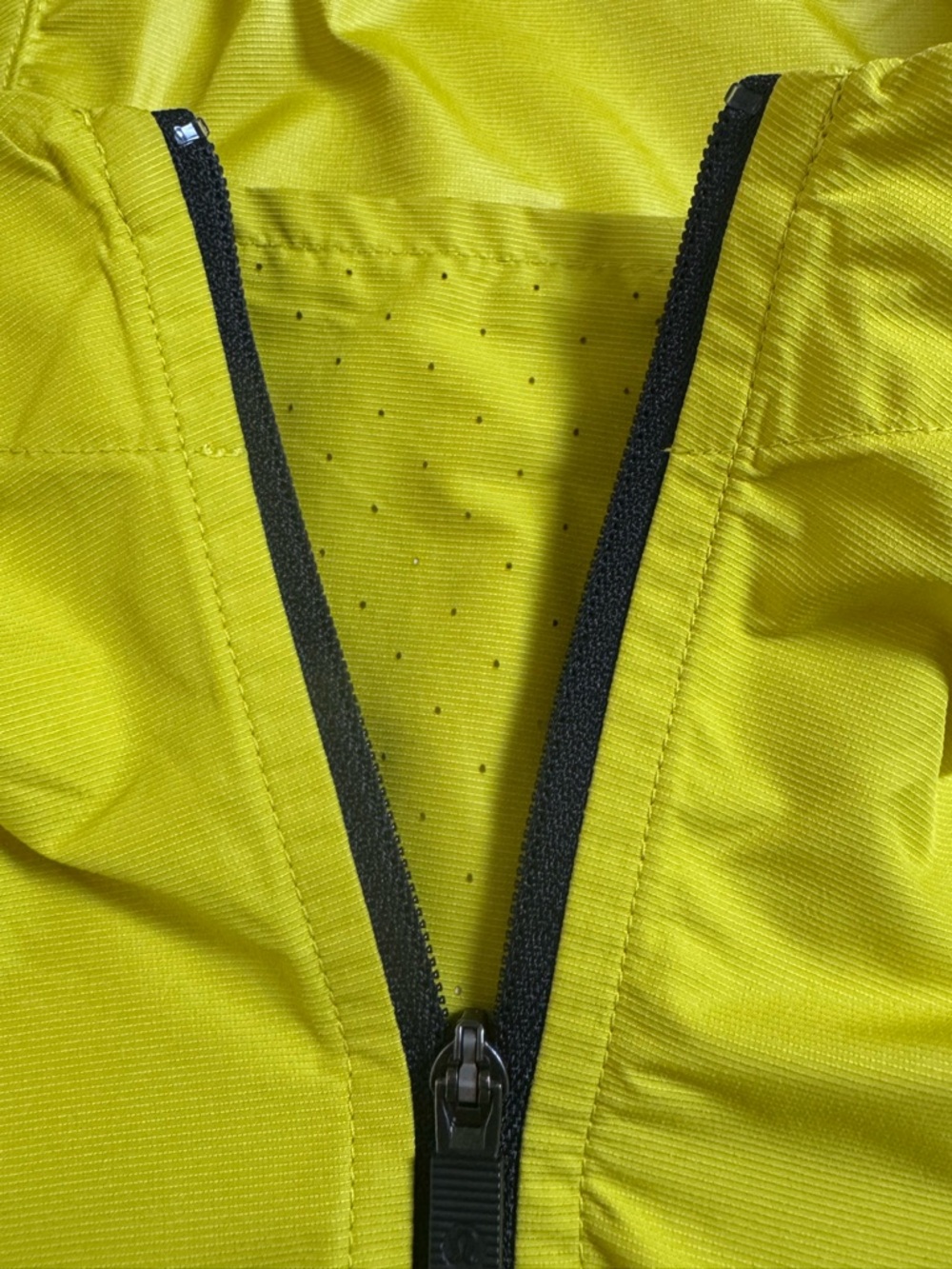 Lululemon Cinch-Waist Half-Zip Running Jacket - Size 8 - Picture 5 of 8